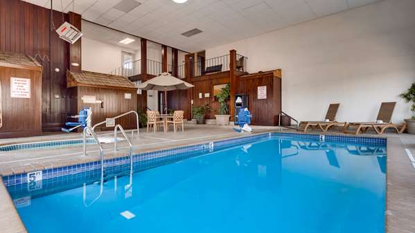 Pool - Best Western War Bonnet Inn Miles City