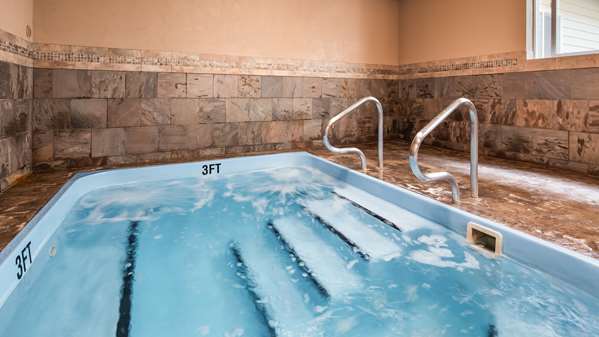 Pool - Best Western Plus Flathead Lake Inn & Suites Kalispell