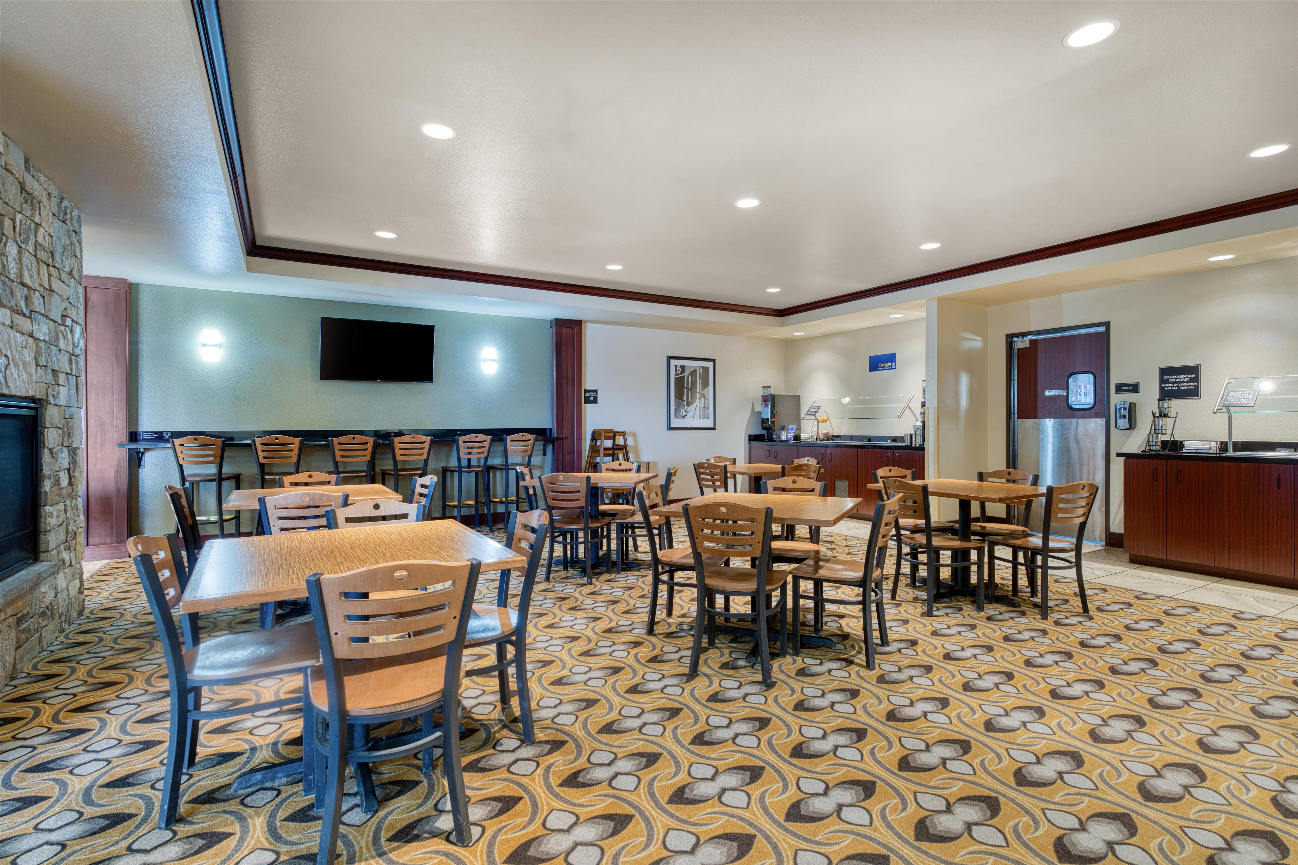 Breakfast Area | Best Western Shelby Inn & Suites