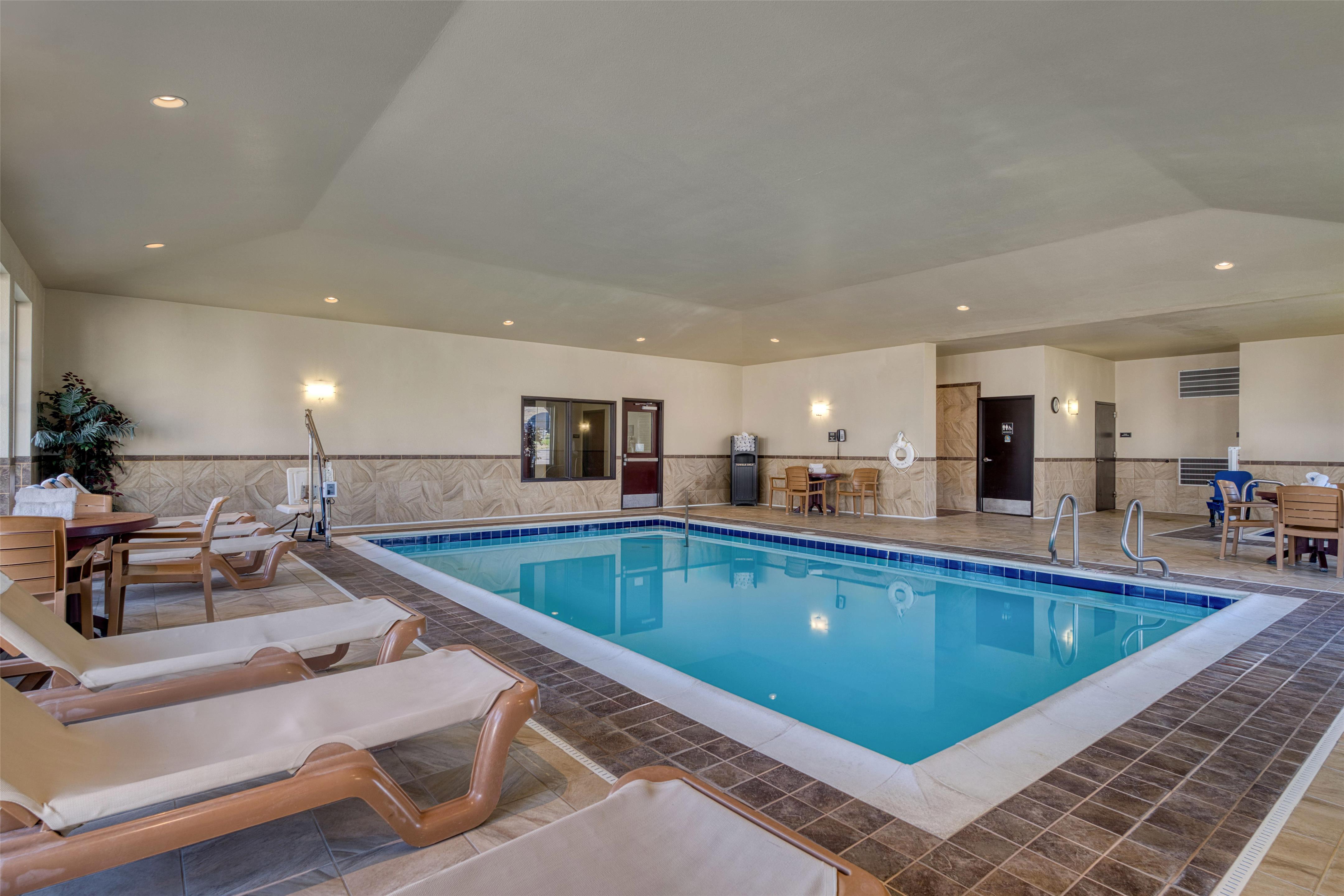 Indoor Pool / Hot Tub | Best Western Shelby Inn & Suites