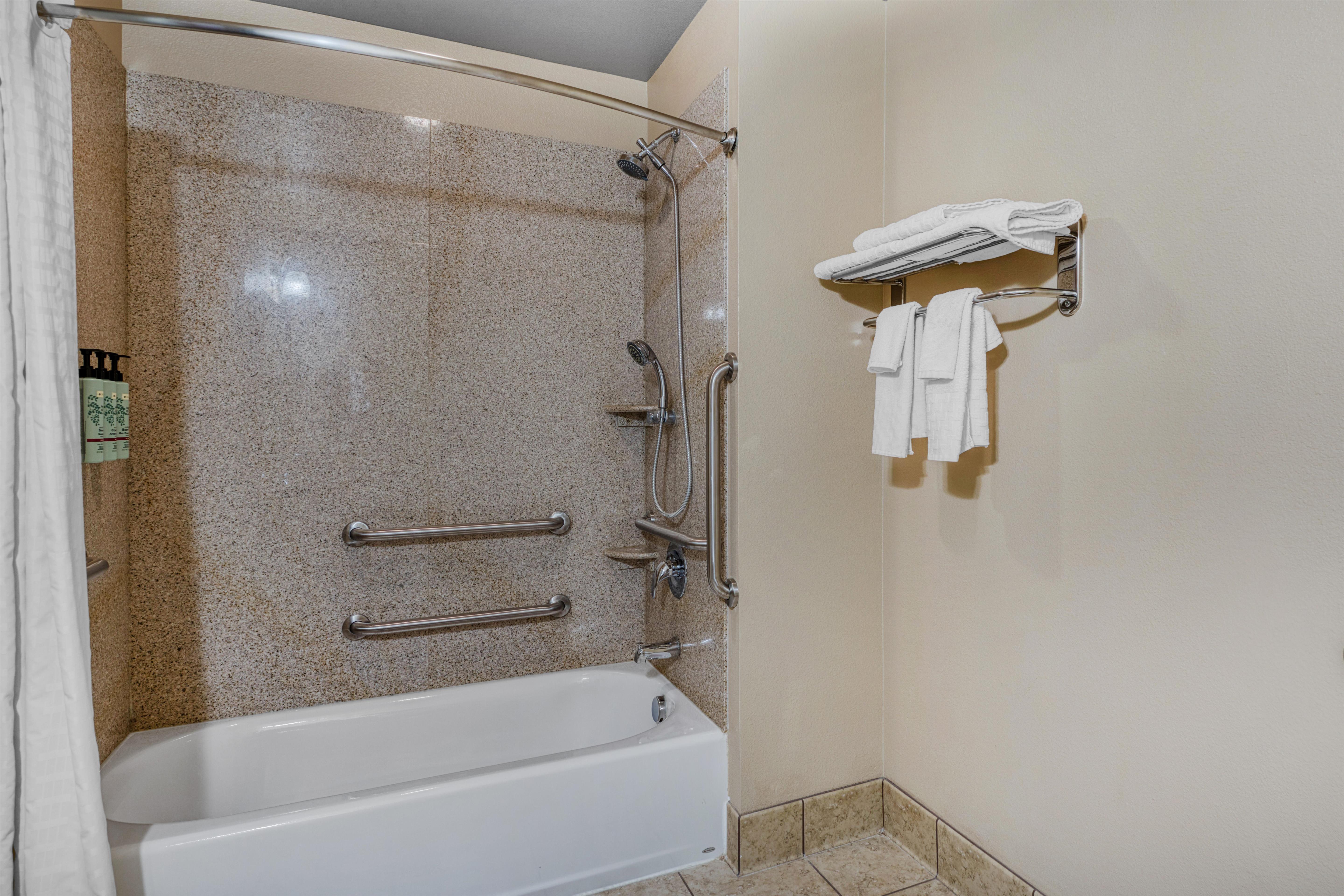 Best Western Shelby Inn & Suites Room Type - Accessible - 1 King, Mobility Accessible, Bathtub, Work Desk, Microwave And Refrigerator, Wi-Fi, Non
