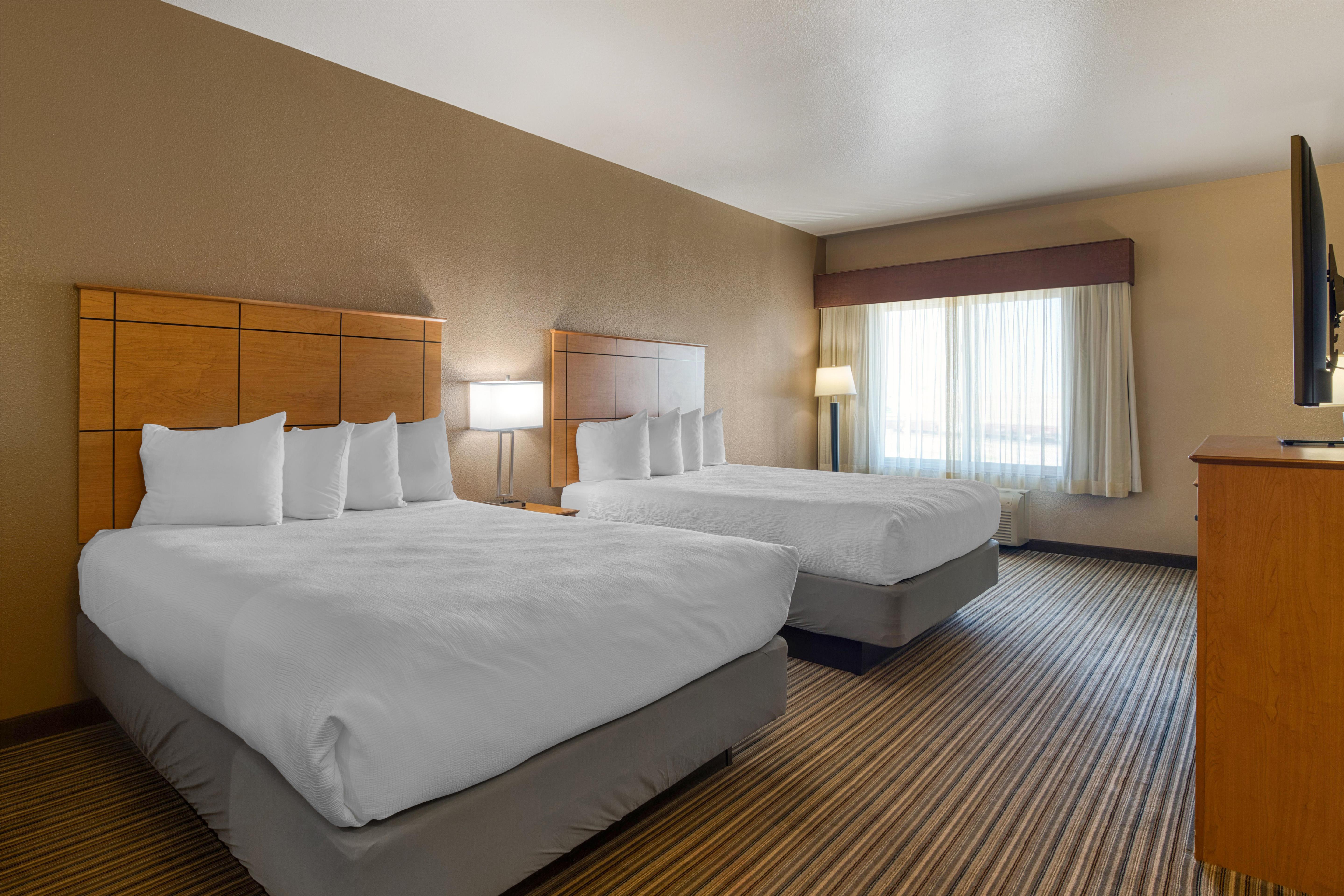 Best Western Shelby Inn & Suites Room Type - Accessible - 2 Queen, Non-Smoking, Communication Assistance, Microwave And Refrigerator, Wi-Fi, Full