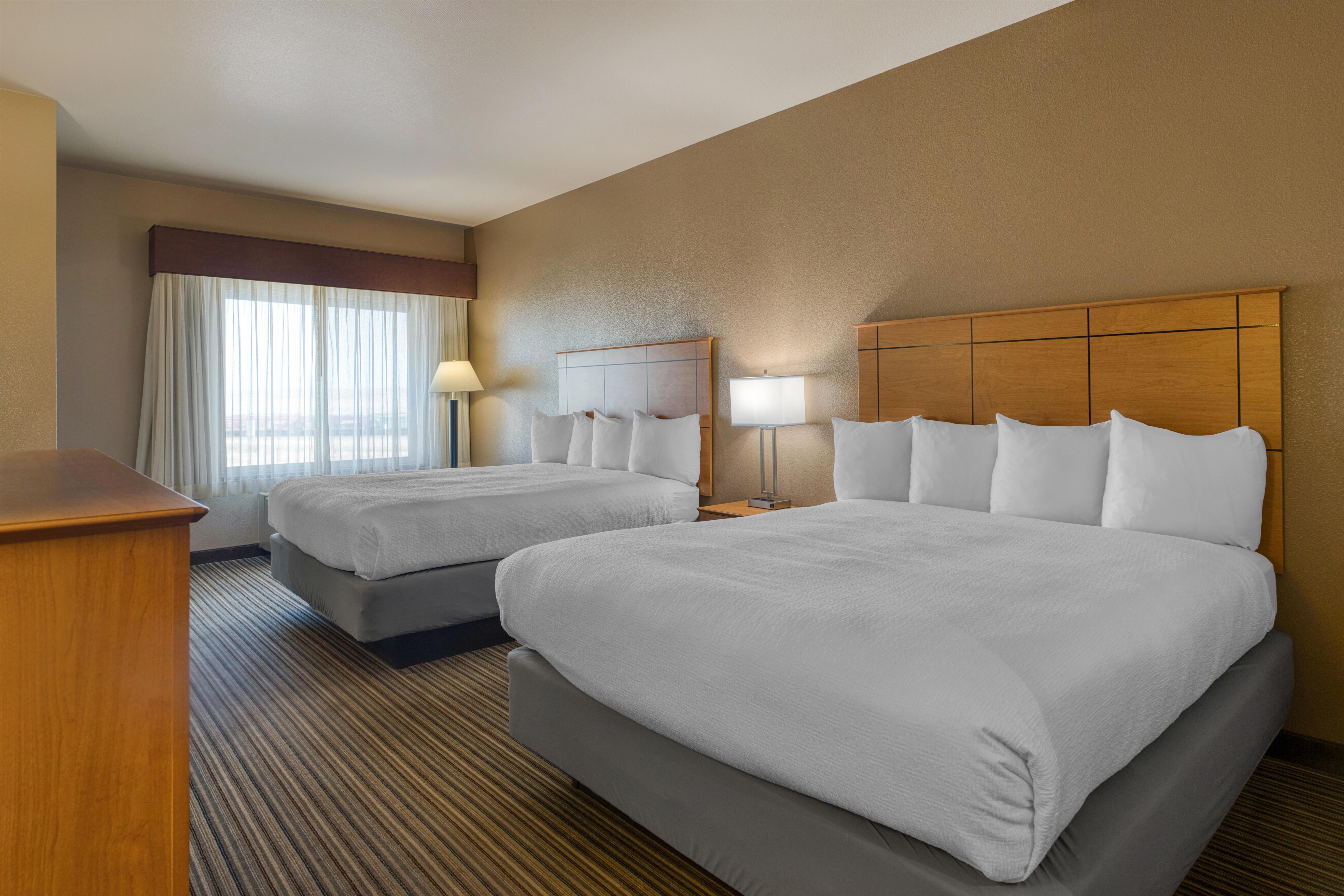 Best Western Shelby Inn & Suites Room Type - Accessible - 2 Queen, Mobility Accessible, Bathtub, Microwave And Refrigerator, Wi-Fi, Non-Smoking, 