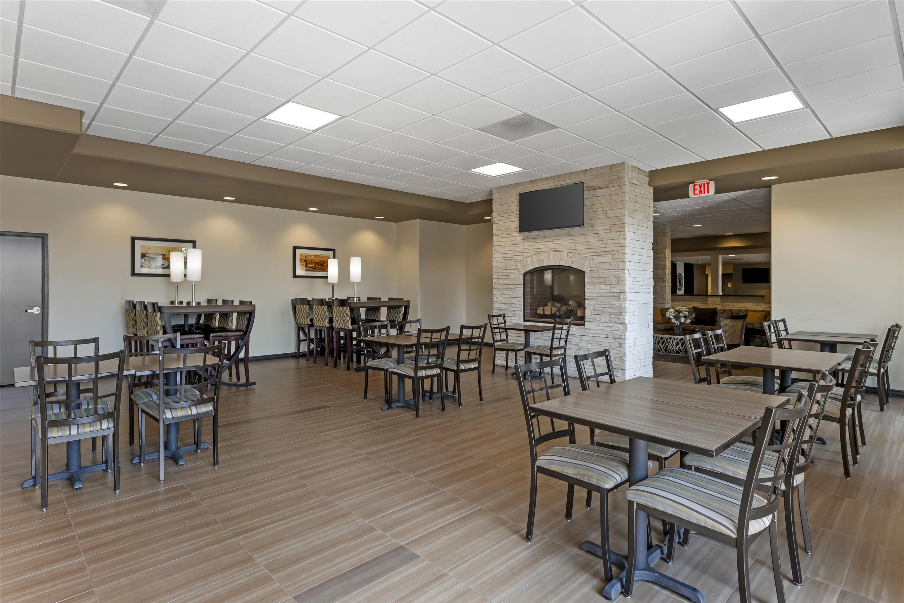 Breakfast Area | Best Western Plus Havre Inn & Suites