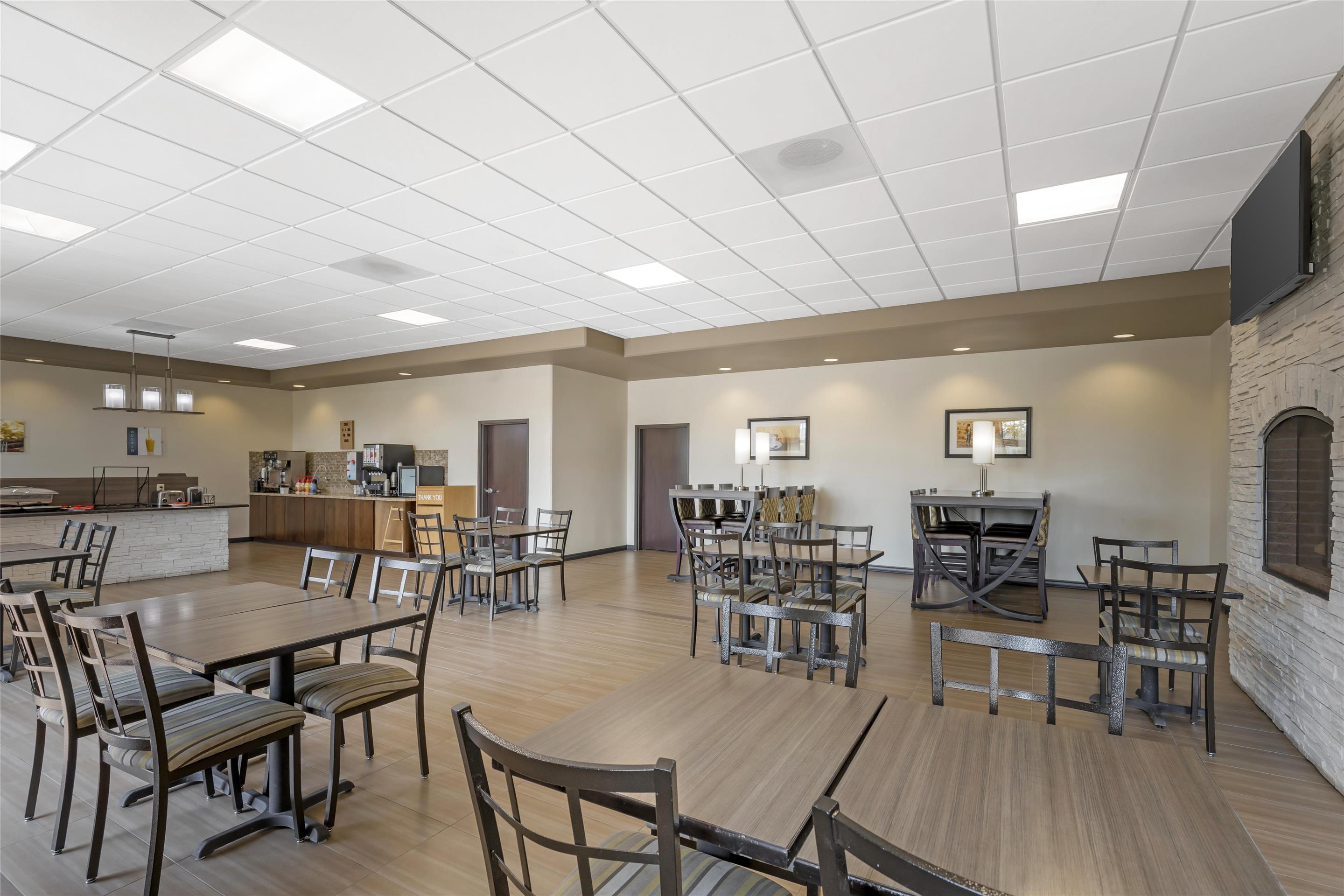 Breakfast Area | Best Western Plus Havre Inn & Suites