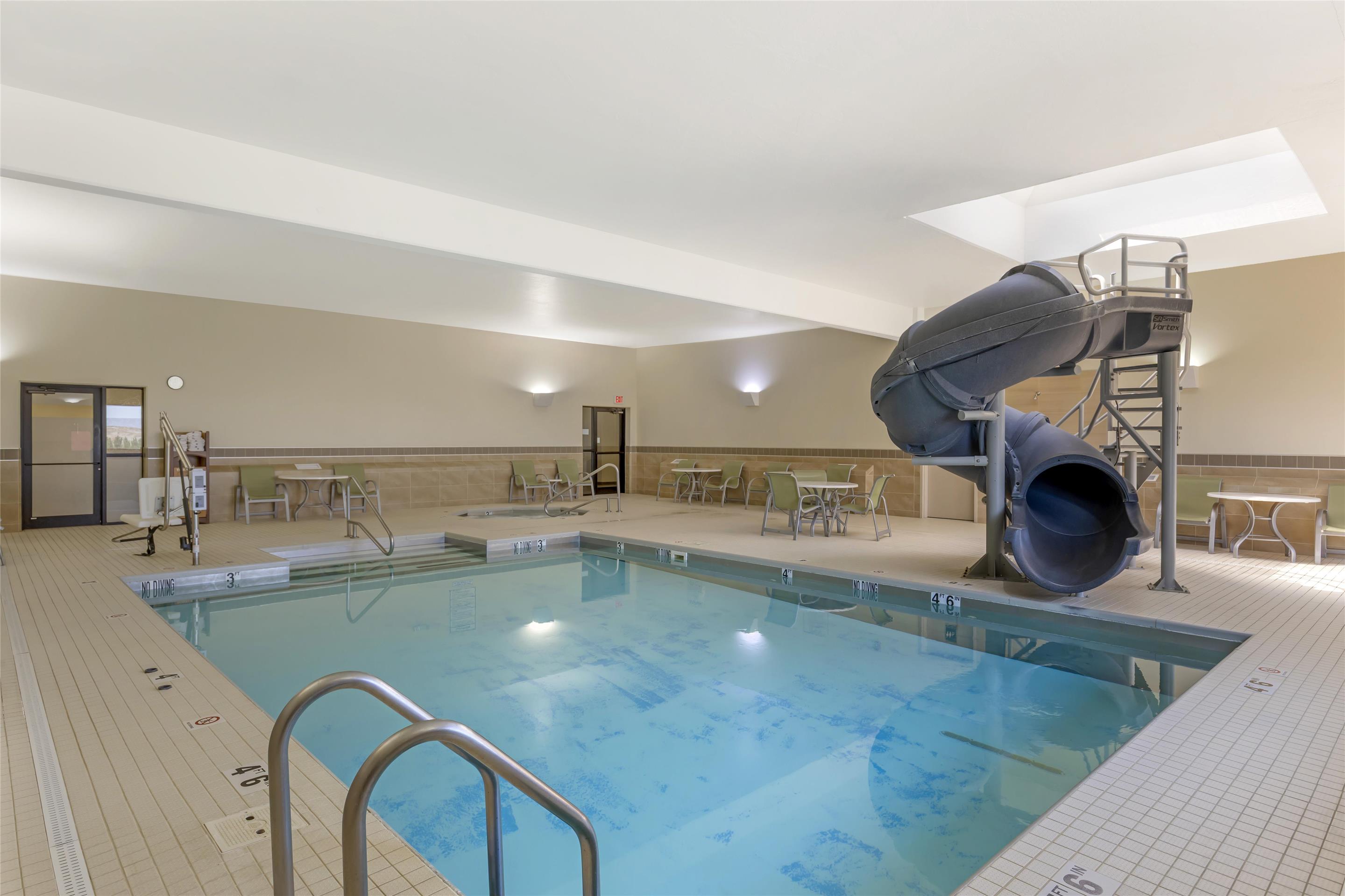 Indoor Pool / Hot Tub | Best Western Plus Havre Inn & Suites