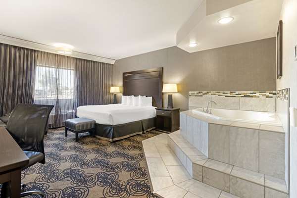  - Best Western Plus Midwest Inn Omaha - I-80, Exit 445