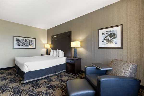  - Best Western Plus Midwest Inn Omaha - I-80, Exit 445