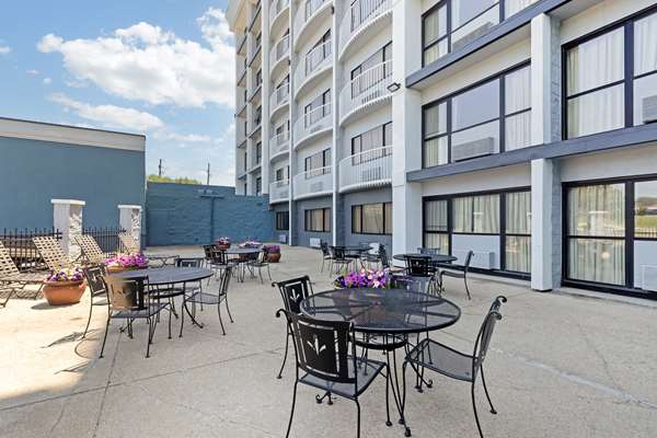  - Best Western Plus Midwest Inn Omaha - I-80, Exit 445