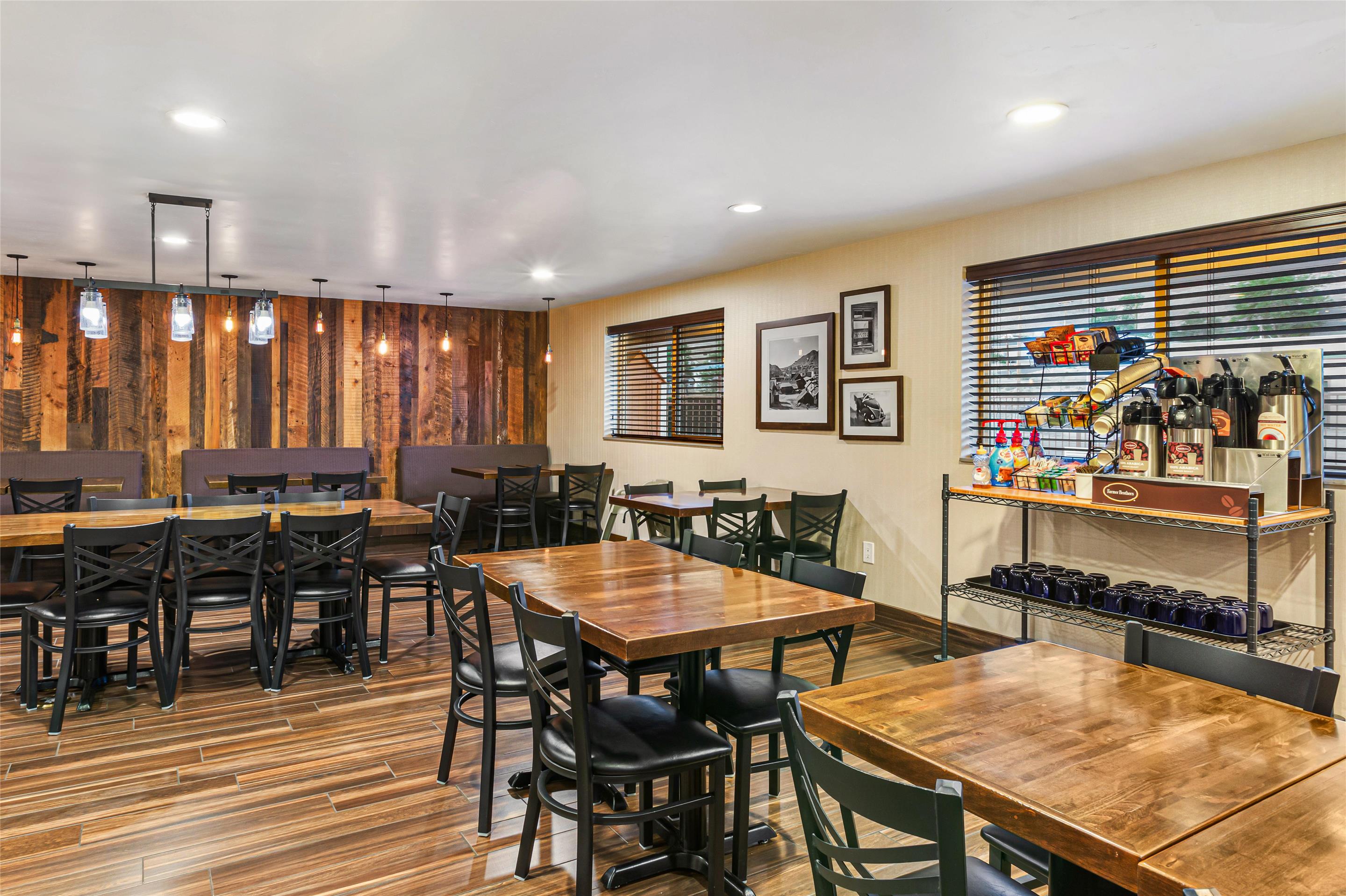 Breakfast Area | Best Western Hi-desert Inn