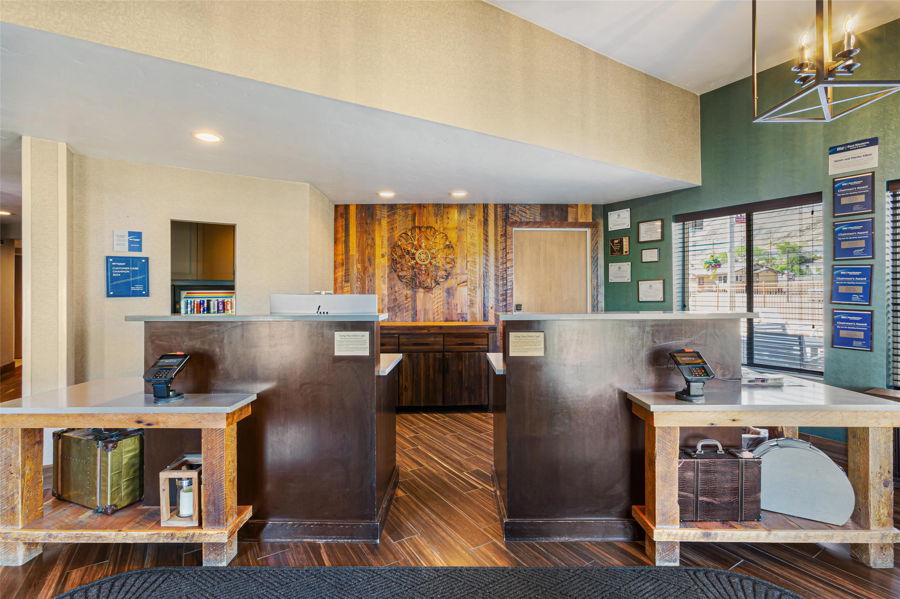 Front Desk | Best Western Hi-desert Inn