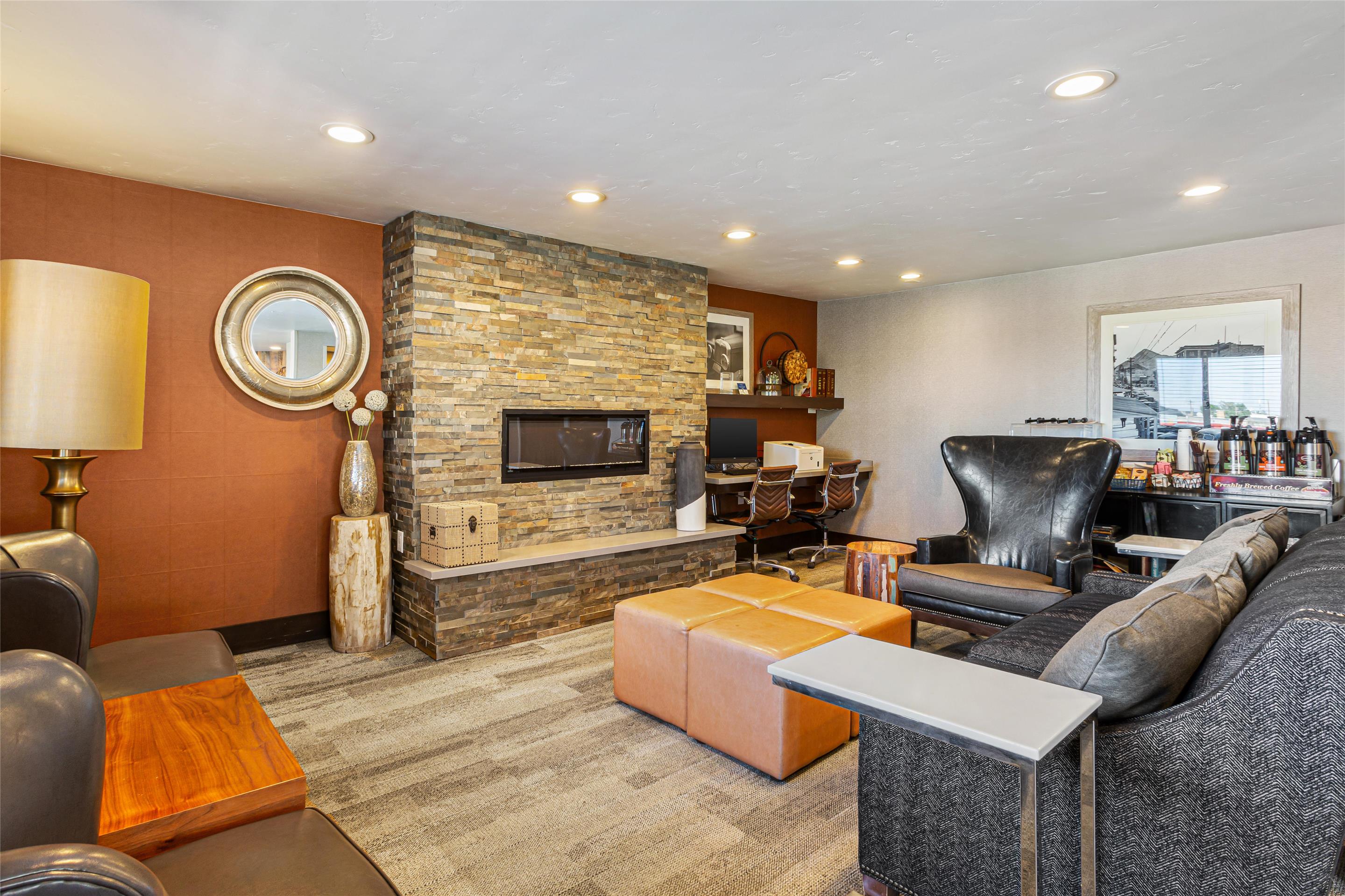 Lobby | Best Western Hi-desert Inn