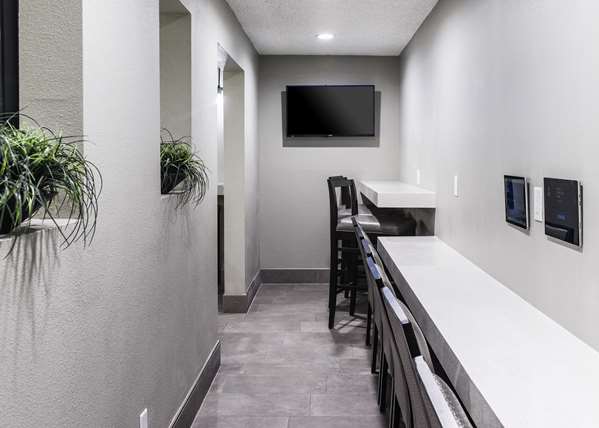 Amenities - Best Western McCarran Inn Las Vegas