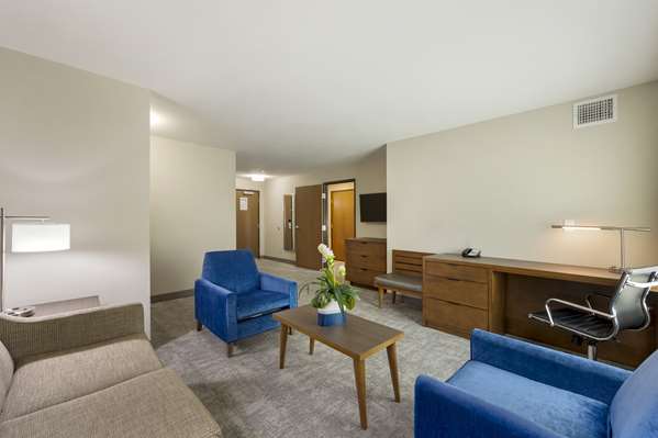  - Best Western Plus Henderson Hotel