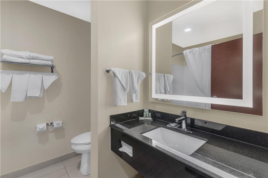 Best Western Concord Inn & Suites-guestroom-Guest Room,Bathroom,On-Site.jpg