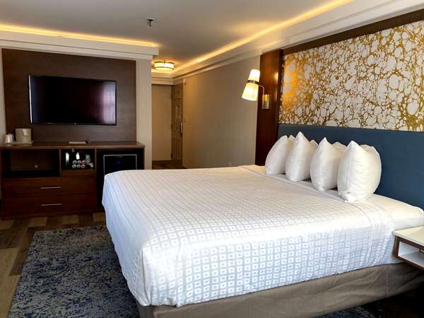  - Best Western Inn Westfield