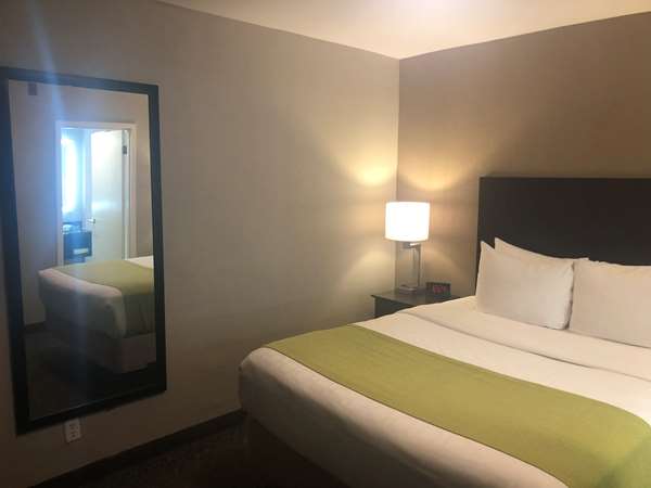 Suite - Best Western Fort Lee Inn - I-95, Exit 72 & 72A