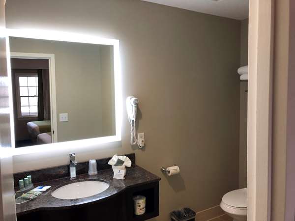  - Best Western Fort Lee Inn - I-95, Exit 72 & 72A