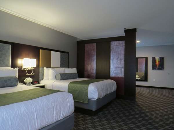 Suite - Best Western Premier NYC Gateway Hotel North Bergen