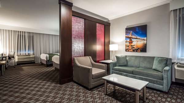 Suite - Best Western Premier NYC Gateway Hotel North Bergen