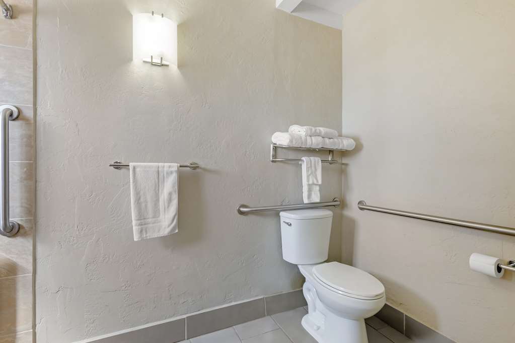 Best Western Mission Inn-guestroom-Guest Room,Bathroom,On-Site.jpg