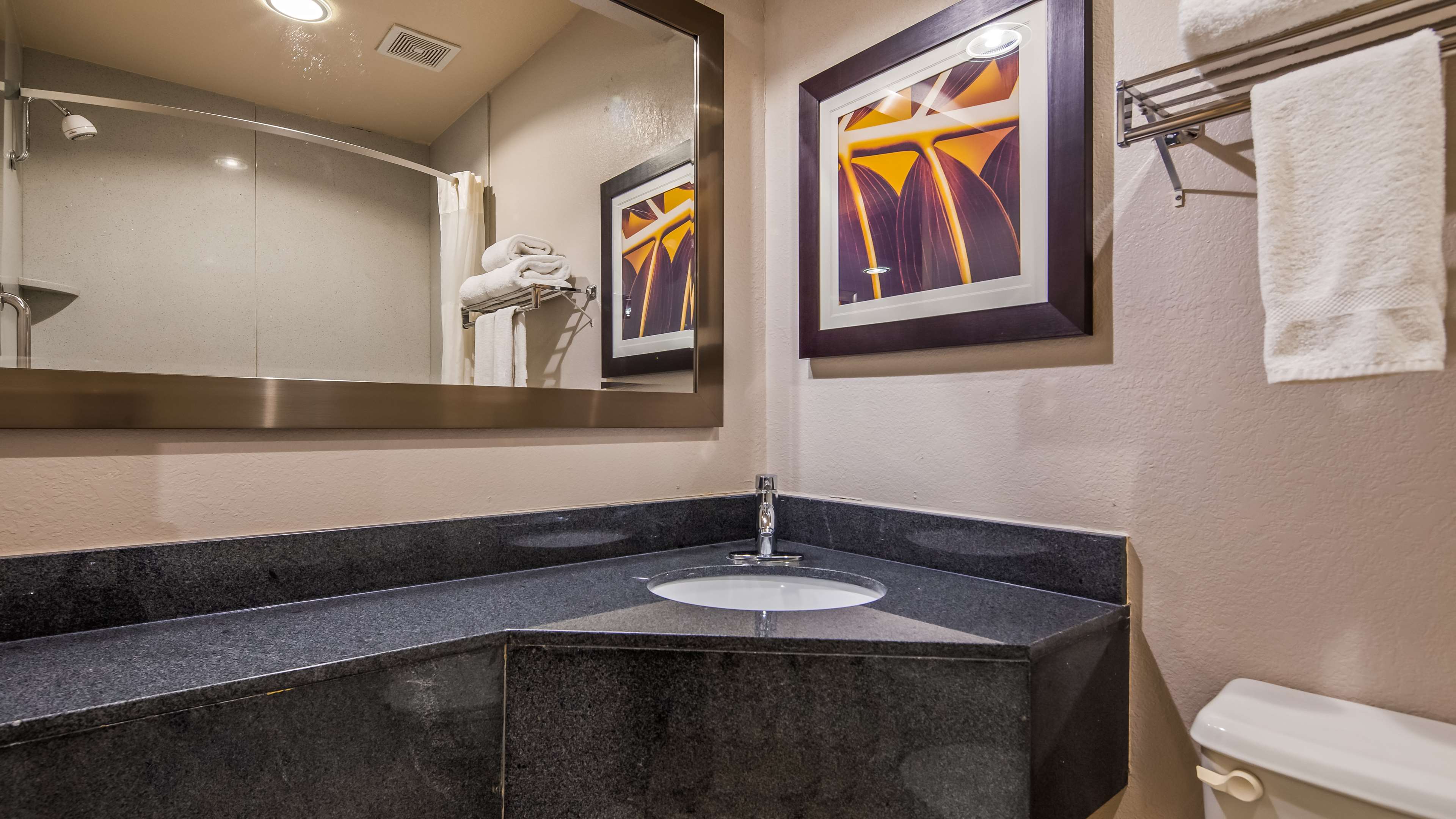 Best Western Deming Southwest Inn Room Type - 2 Queen Beds, Non-Smoking, Ground Floor, High Speed Internet Access, Double Vanity, Serta Perfect Sl