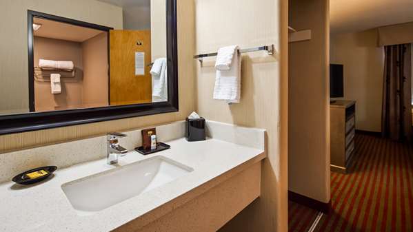  - Best Western Plus Executive Suites Albuquerque - I-25, Exit 228