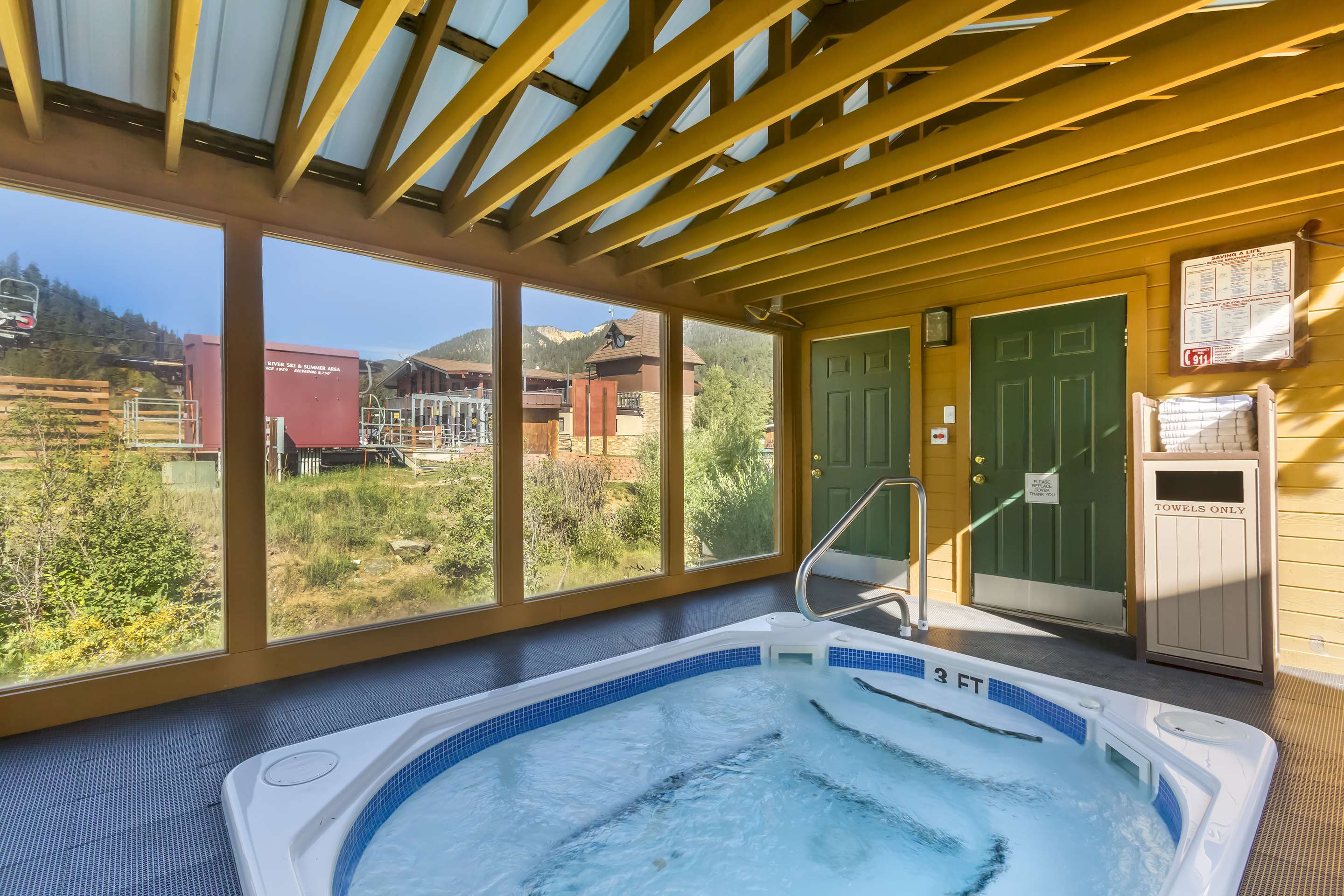 Hot Tub | Best Western Rivers Edge