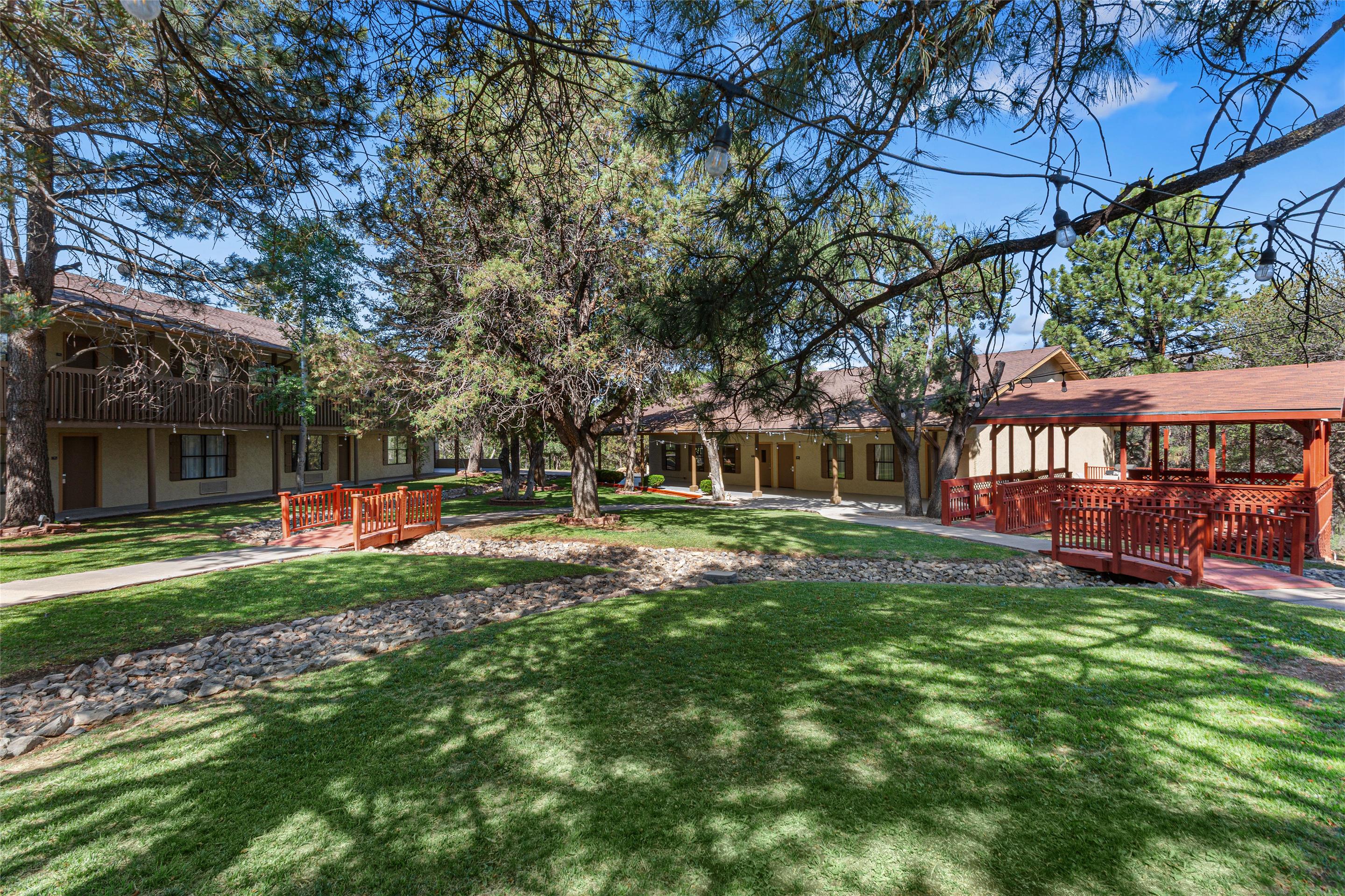 Exterior | Best Western Pine Springs Inn