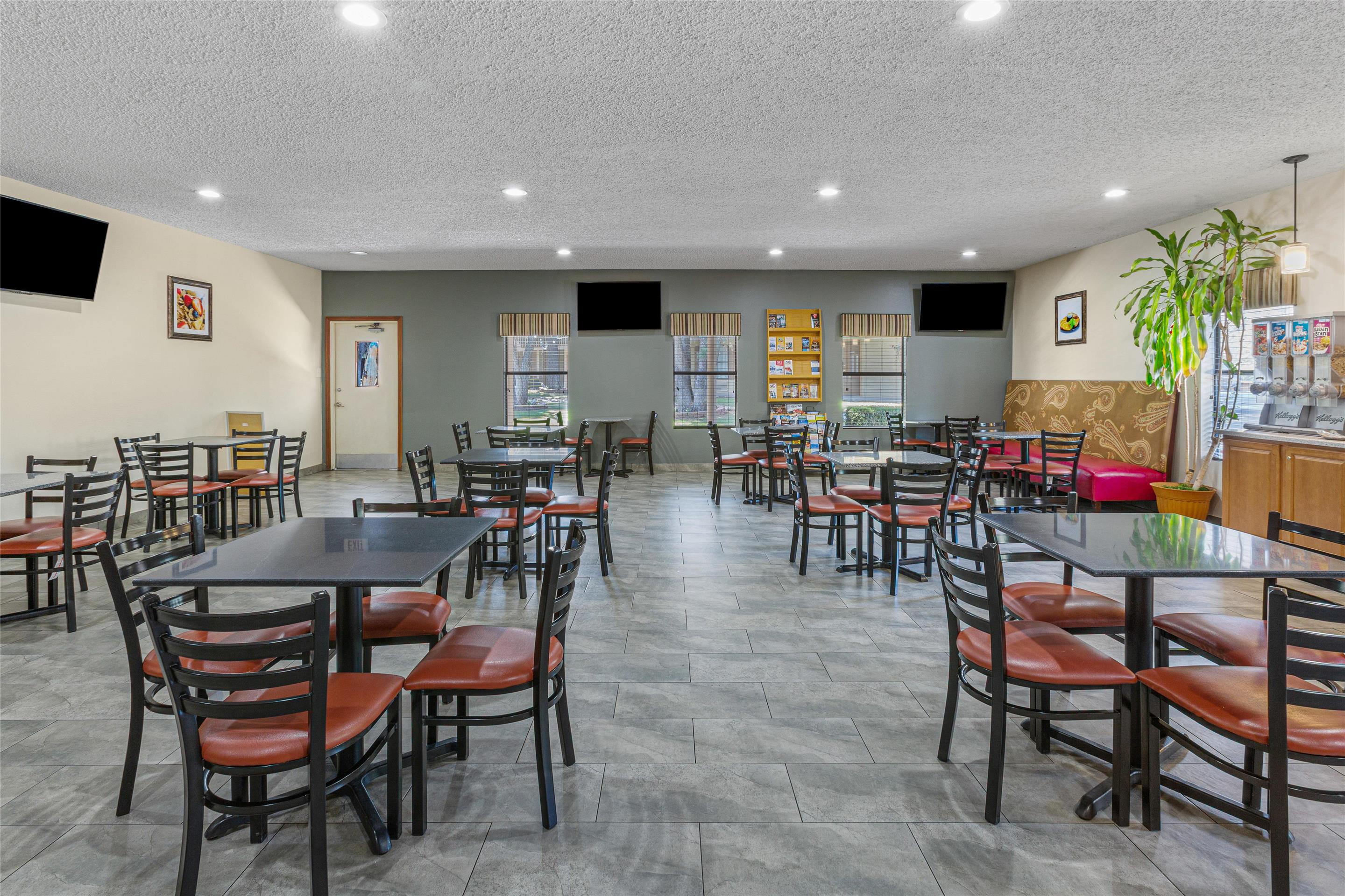 Breakfast Area | Best Western Pine Springs Inn