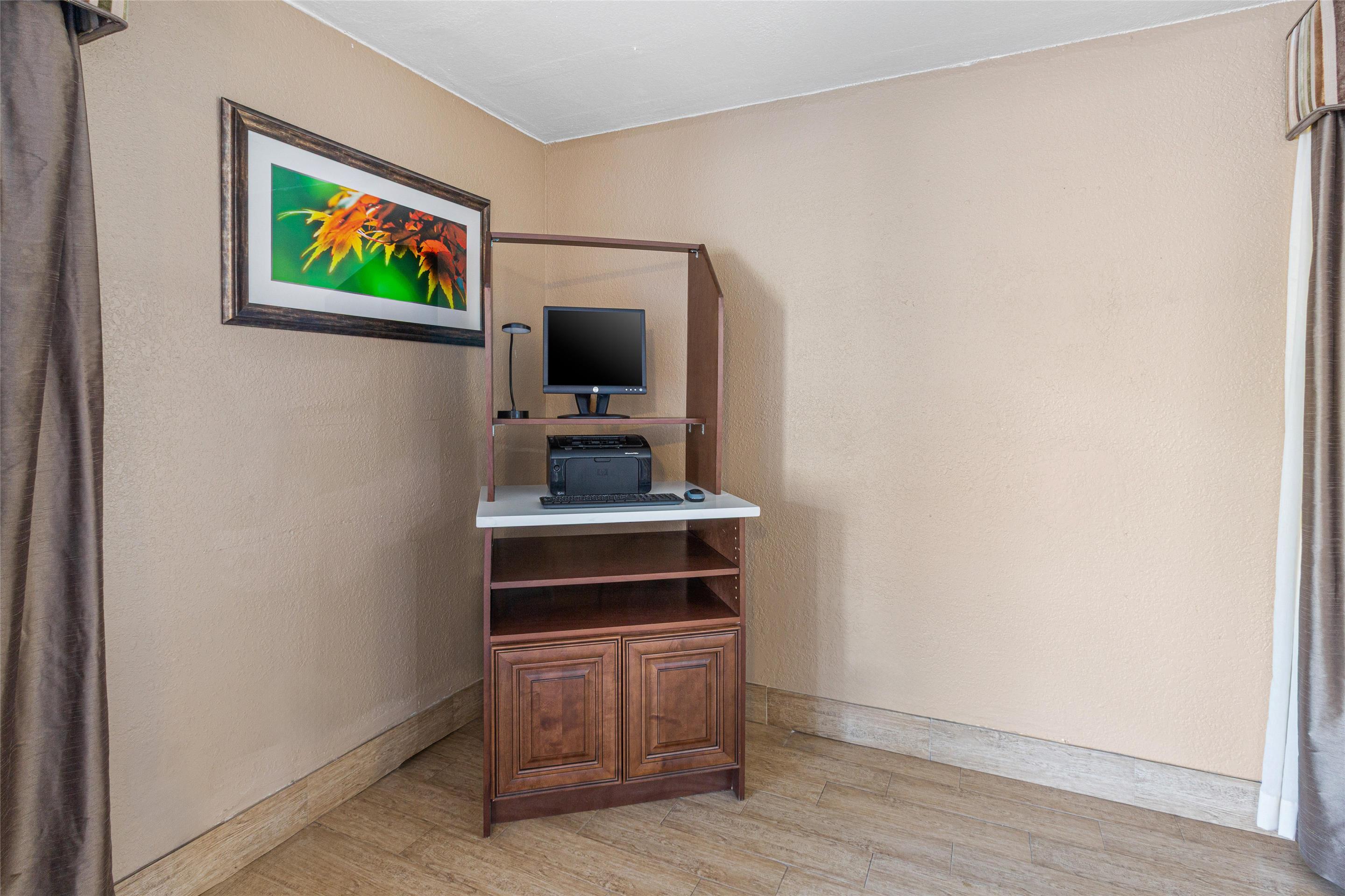 Business Center | Best Western Pine Springs Inn