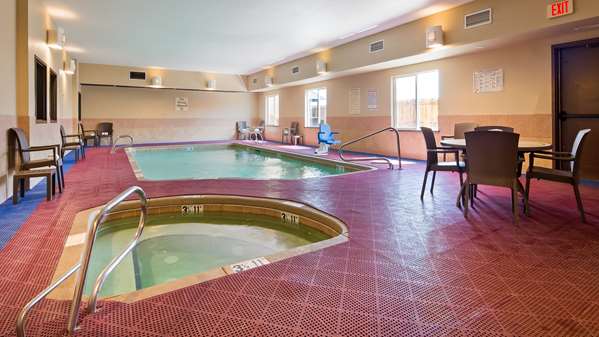 Pool - Best Western Plus Montezuma Inn & Suites Las Vegas - I-25, Exit 347