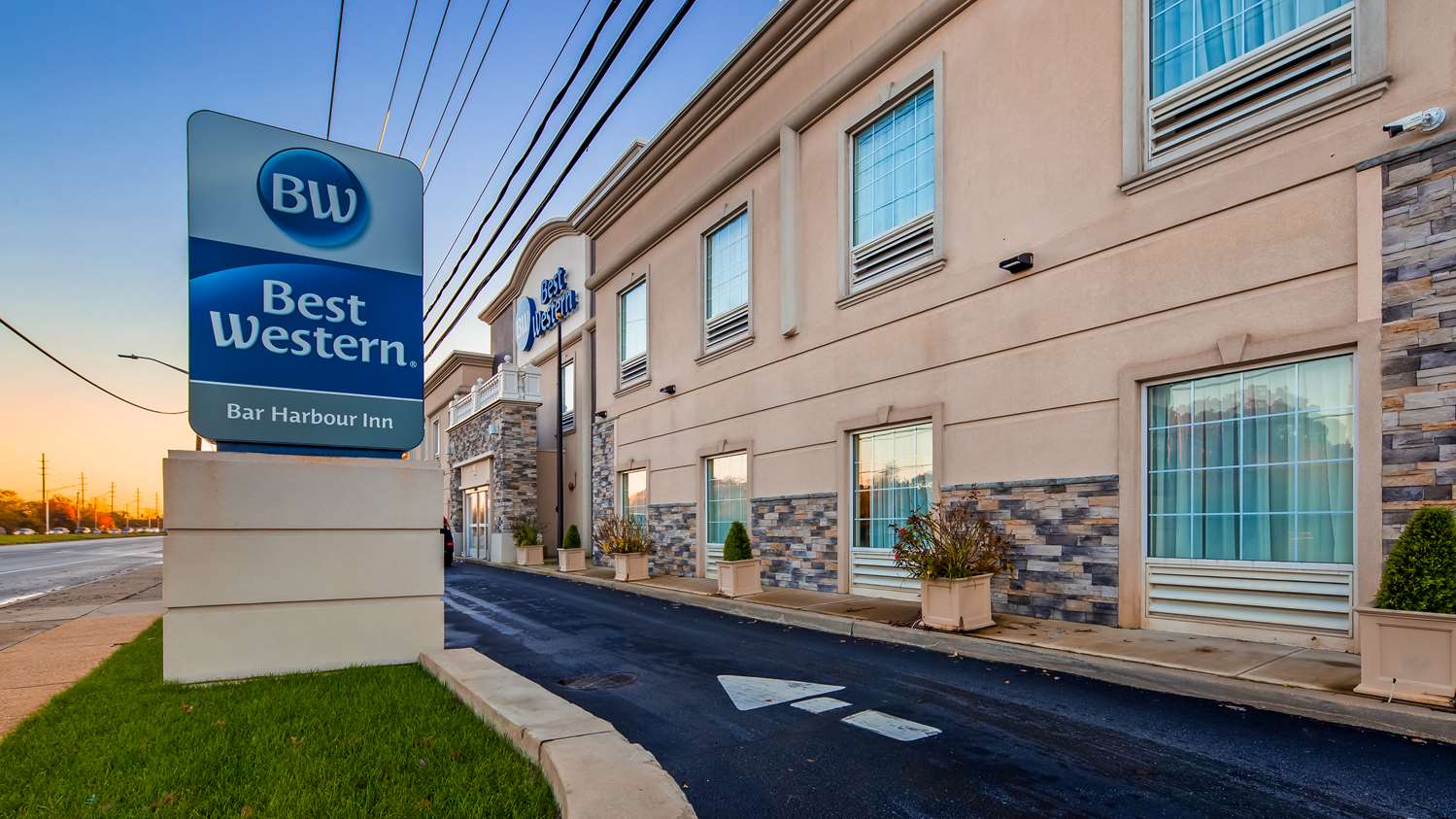 Best Western Bar Harbour Inn Massapequa Park, NY - See Discounts