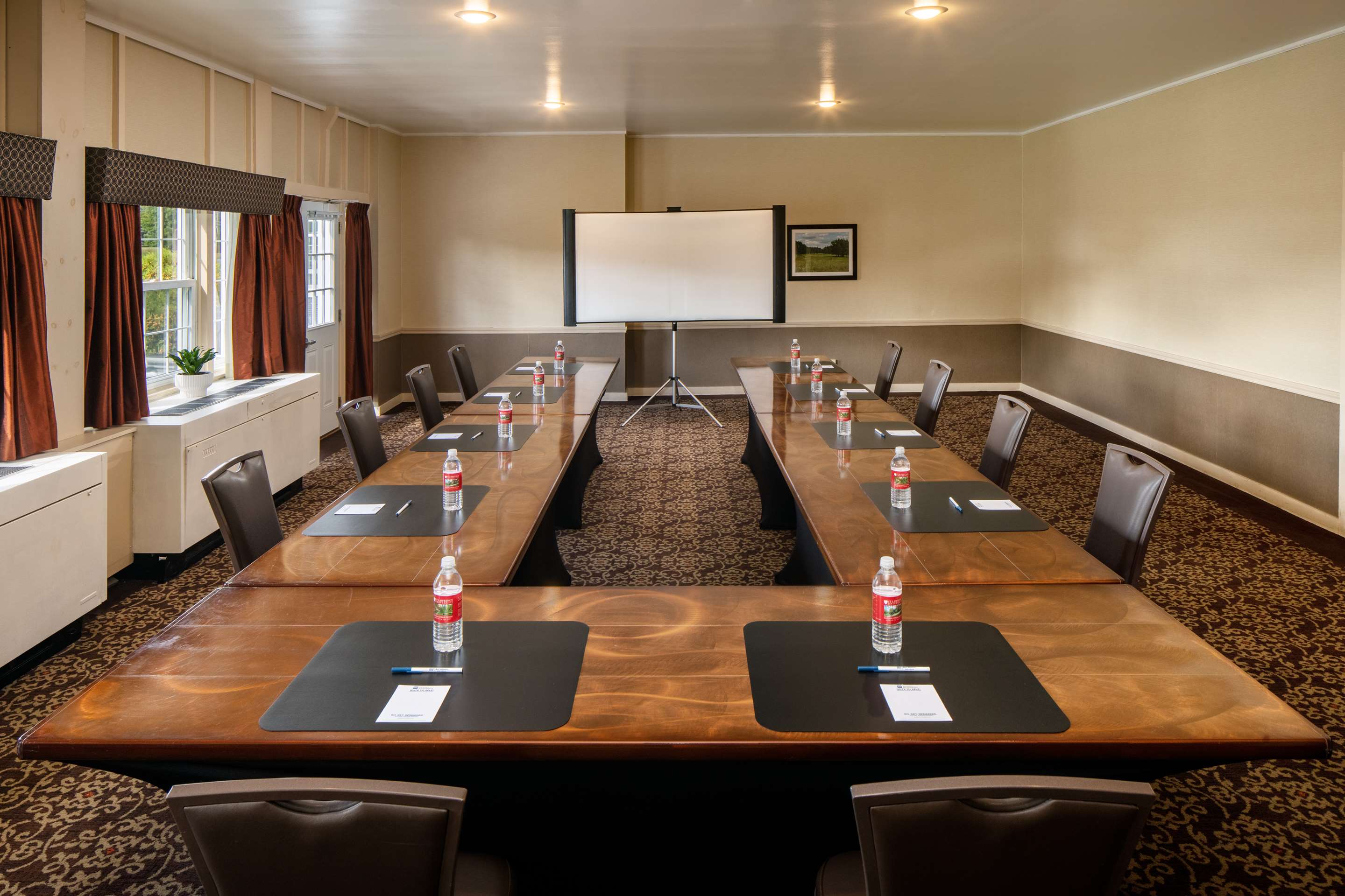 Conference Center - Golf Lounge