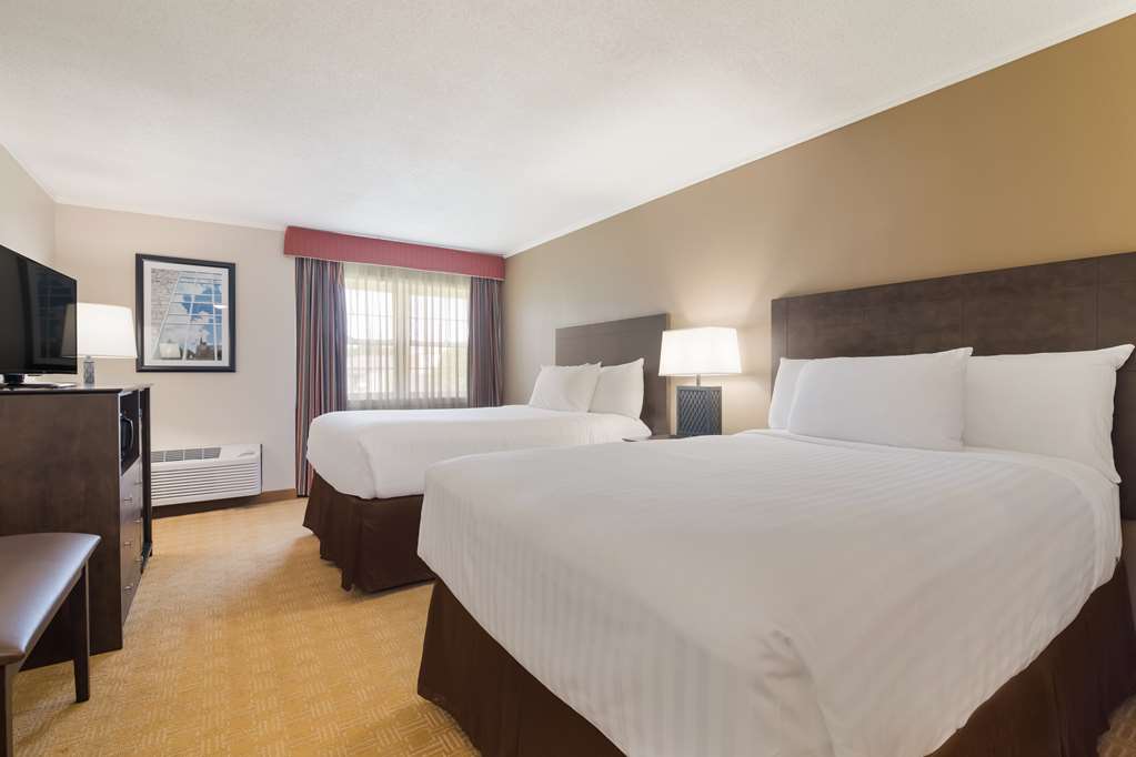 Best Western University Inn-guestroom-Guest Room,On-Site.jpg