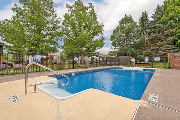 Pool - Best Western Inn Ithaca