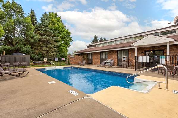 Pool - Best Western Inn Ithaca