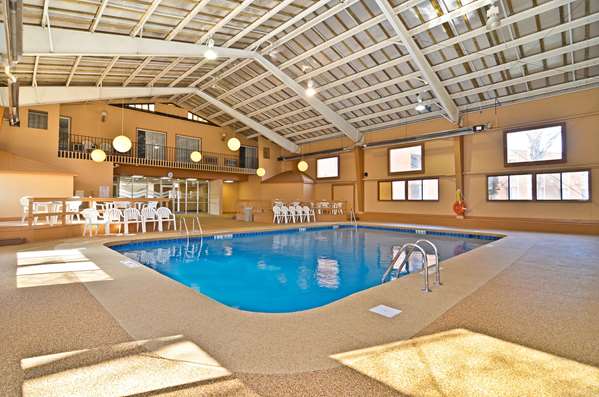 Pool - Best Western Summit Inn Niagara Falls