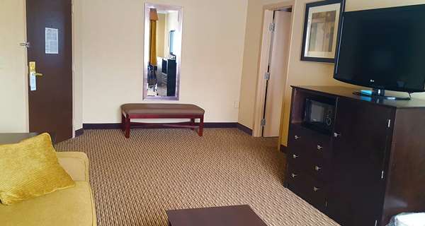 Suite - Best Western Watertown Fort Drum Hotel