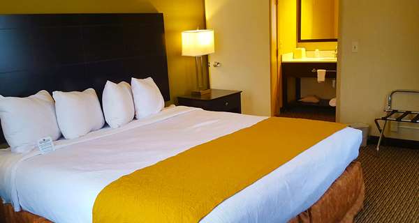 Suite - Best Western Watertown Fort Drum Hotel