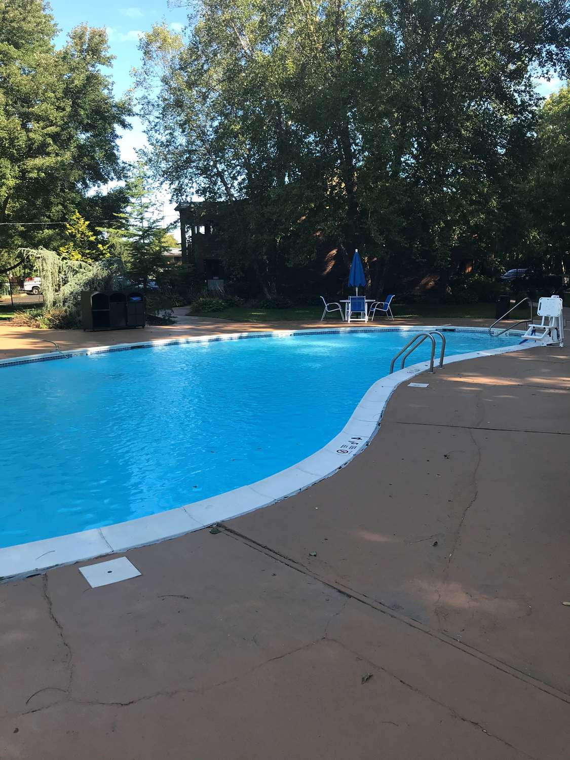 Best Western Woodbury Inn, NY See Discounts