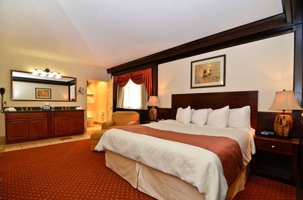 Suite - Best Western Plus Plattsburgh Hotel