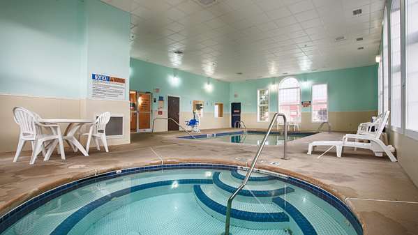 Pool - Best Western Crown Inn & Suites Batavia - I-90, Exit 48