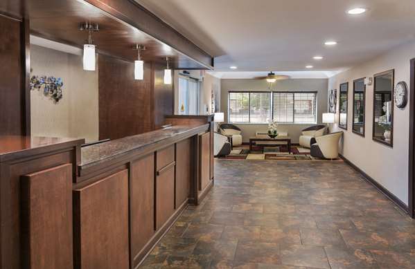  - Best Western Crown Inn & Suites Batavia - I-90, Exit 48