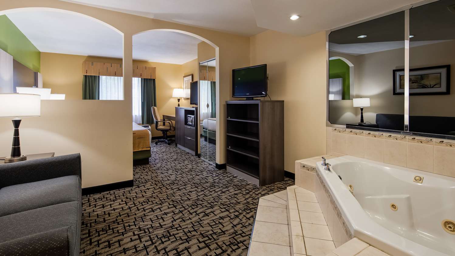 Best Western Crown Inn & Suites Batavia I90, Exit 48, NY See Discounts