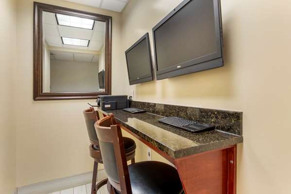 Conference Area - Best Western Plus Vineyard Inn & Suites Penn Yan