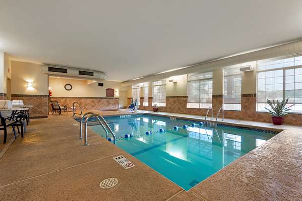 Pool - Best Western Plus Vineyard Inn & Suites Penn Yan