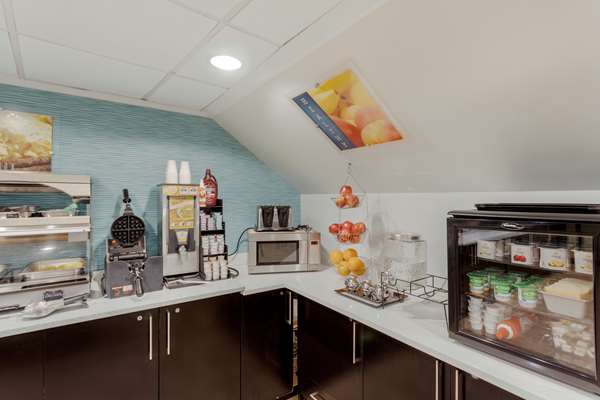 Amenities - Best Western Plus Brooklyn Bay Hotel Coney Island