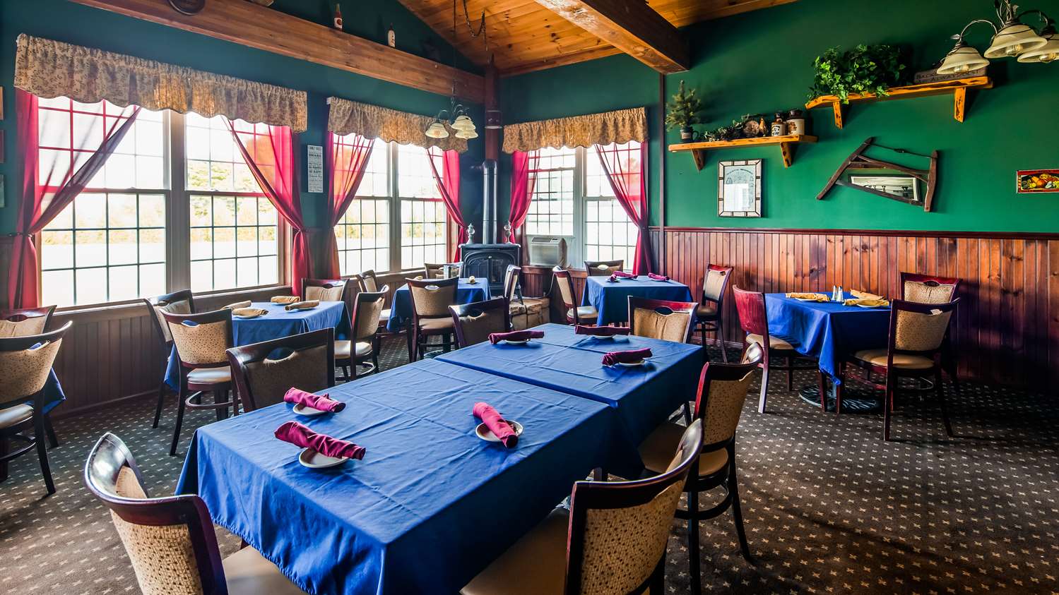 Best Western Plus Ticonderoga Inn & Suites, NY - See Discounts