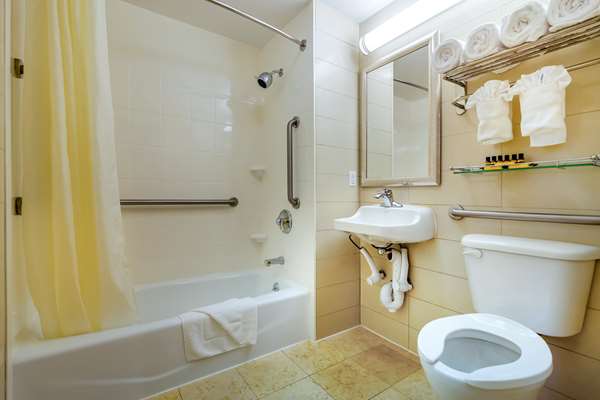  - Best Western Plus Plaza Hotel Long Island City Queens